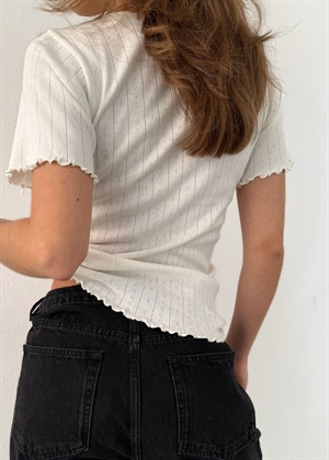 Alessa tee Off White Boii Studios 